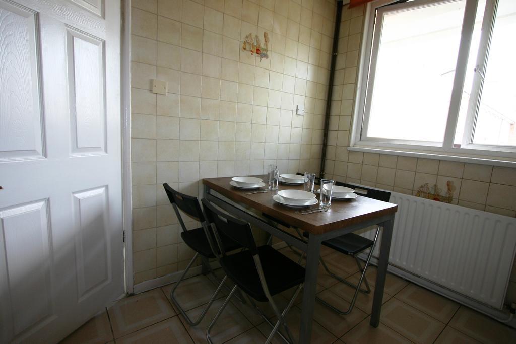 Pensión Lettingeasy - Brownfield *