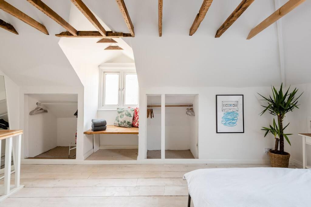 Beautiful Two-floor Flat Near Tube Station
