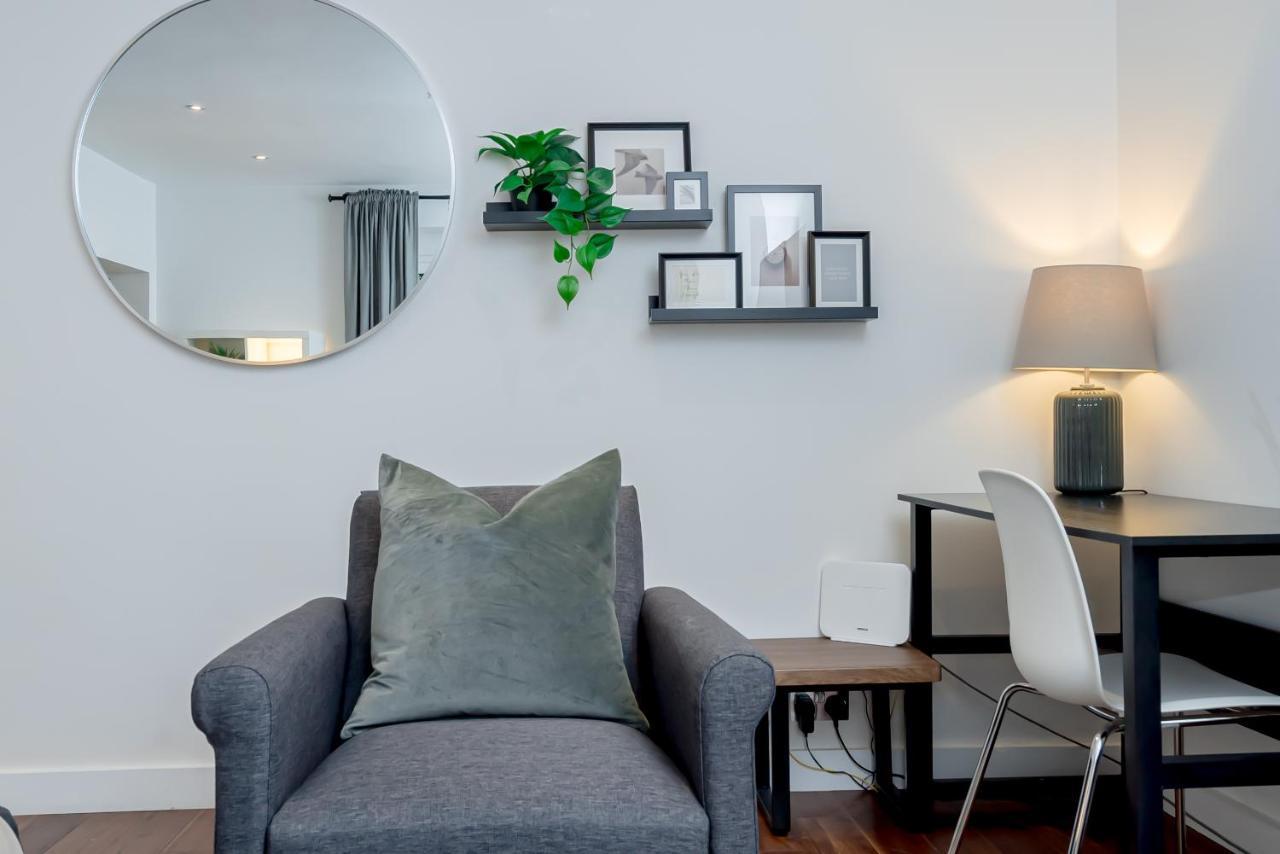 Private 2 Bedroom In West Hampstead *