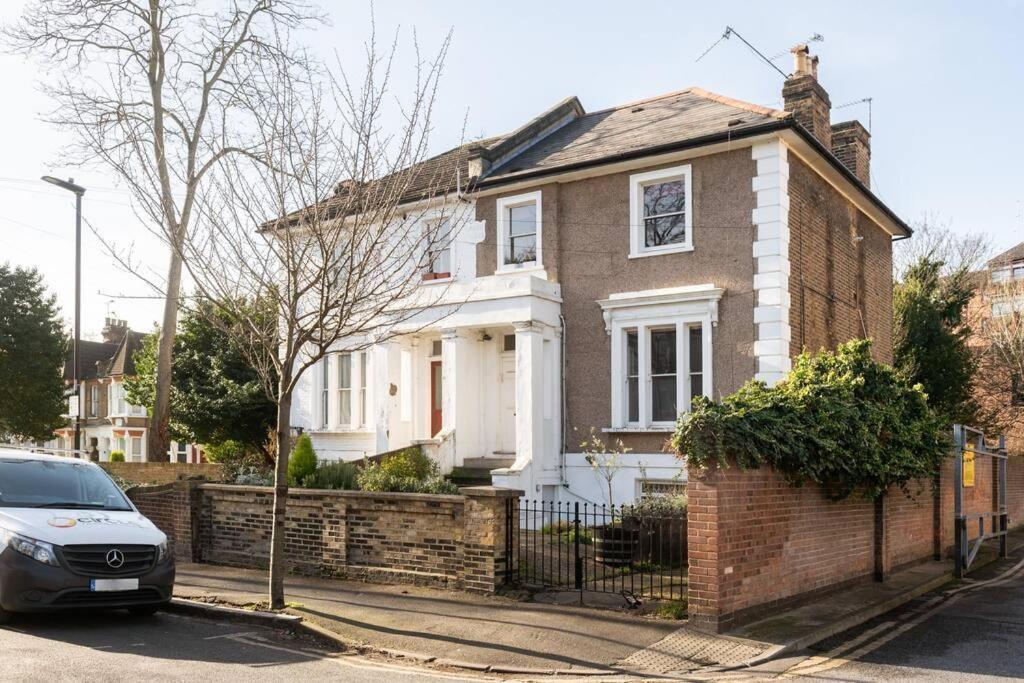Beautiful Two-floor Flat Near Tube Station * Londres