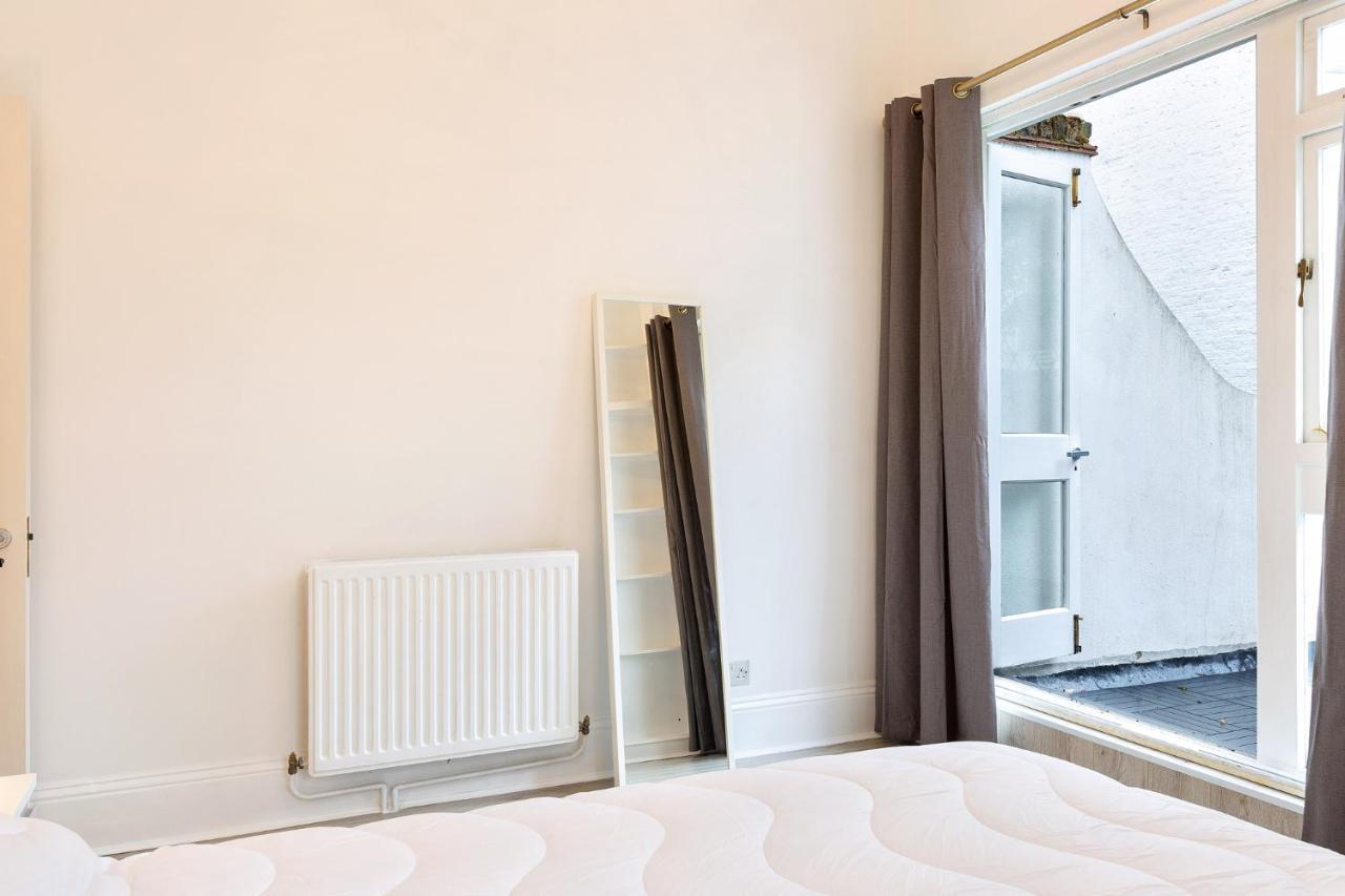 Elegant 2 Bedrooms In Chelsea With Patio Apartamento