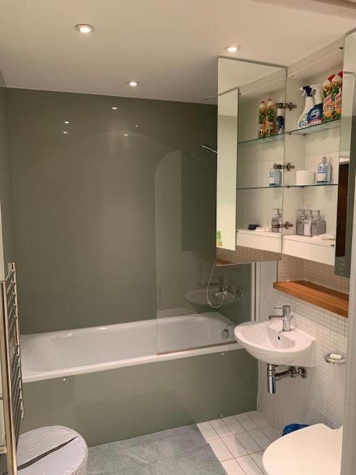 Appartement Stunning 2 Bed Flat! Centrally Located In London, Uk! *