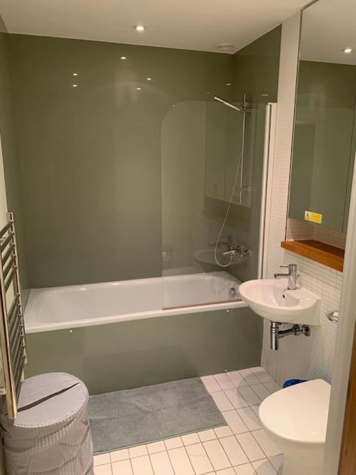 Stunning 2 Bed Flat! Centrally Located In London, Uk! Appartement *