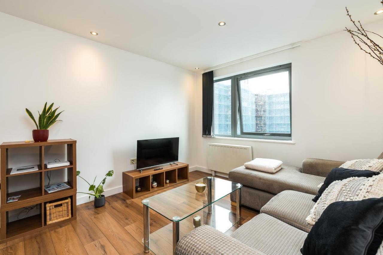 Fast Internet One Bedroom In Greater London, Id Required *