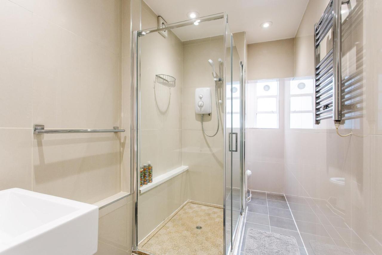 2 Bedroom Right On Trafalgar Square Appartement Londres