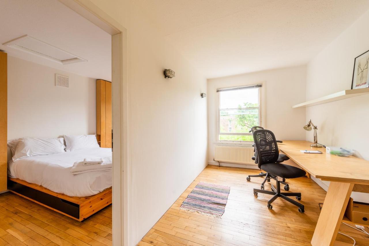 Pass The Keys Charming Duplex Flat By Oval Londres