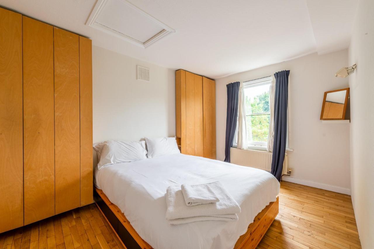 Pass The Keys Charming Duplex Flat By Oval * Londres