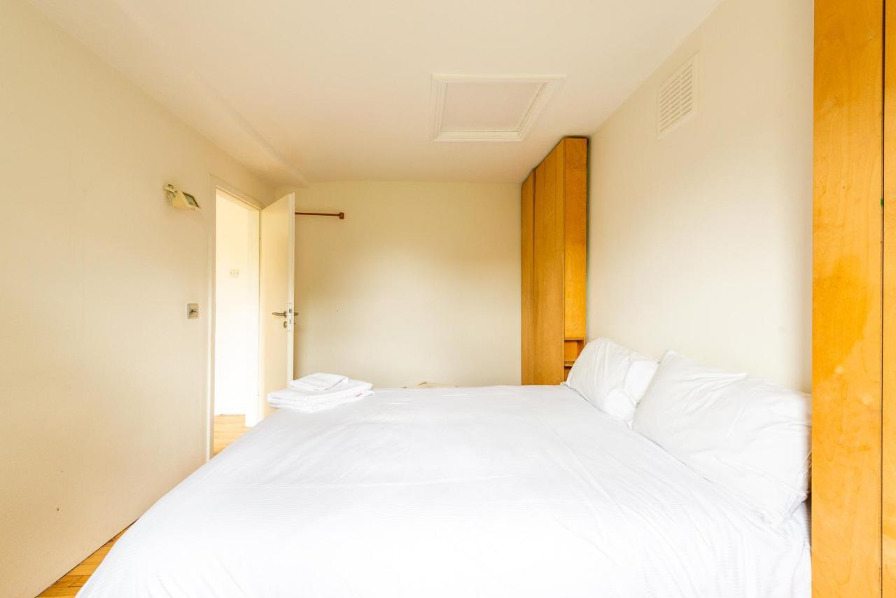 Pass The Keys Charming Duplex Flat By Oval Londres
