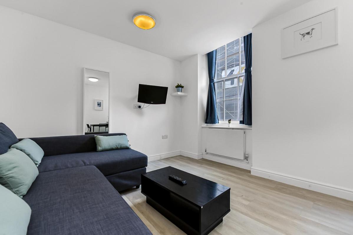 Charlotte Street By News Londen