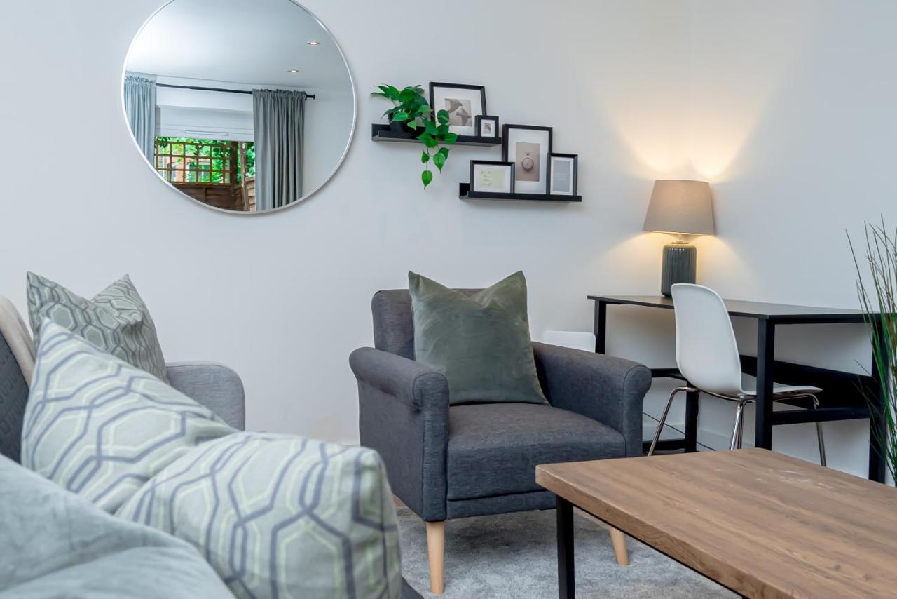 Private 2 Bedroom In West Hampstead *