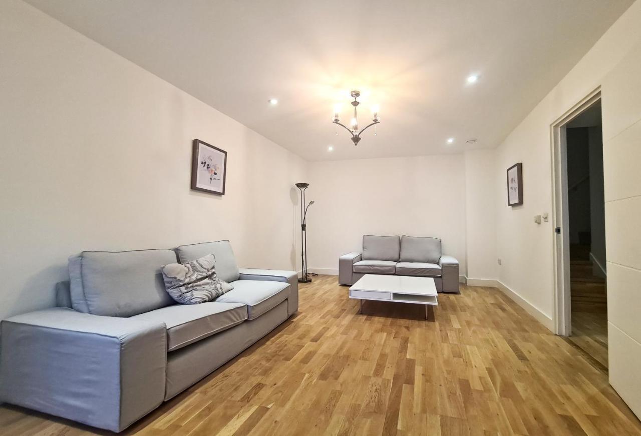 3 Benbow Mews * Londres