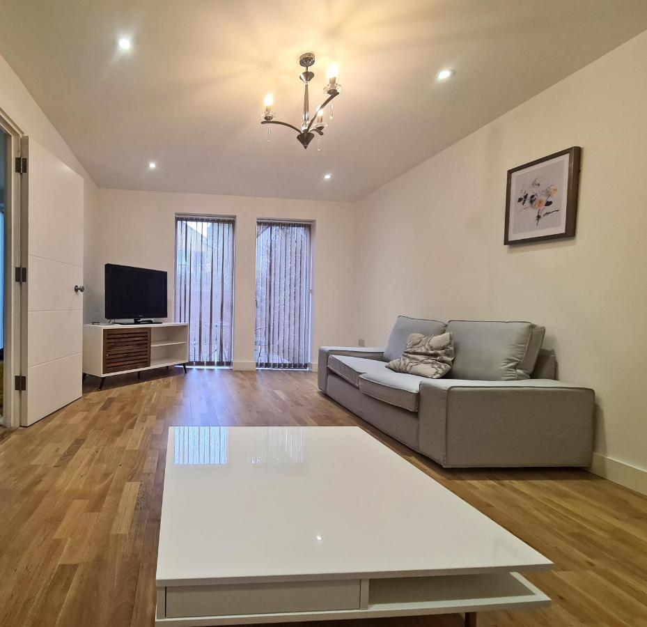 3 Benbow Mews *