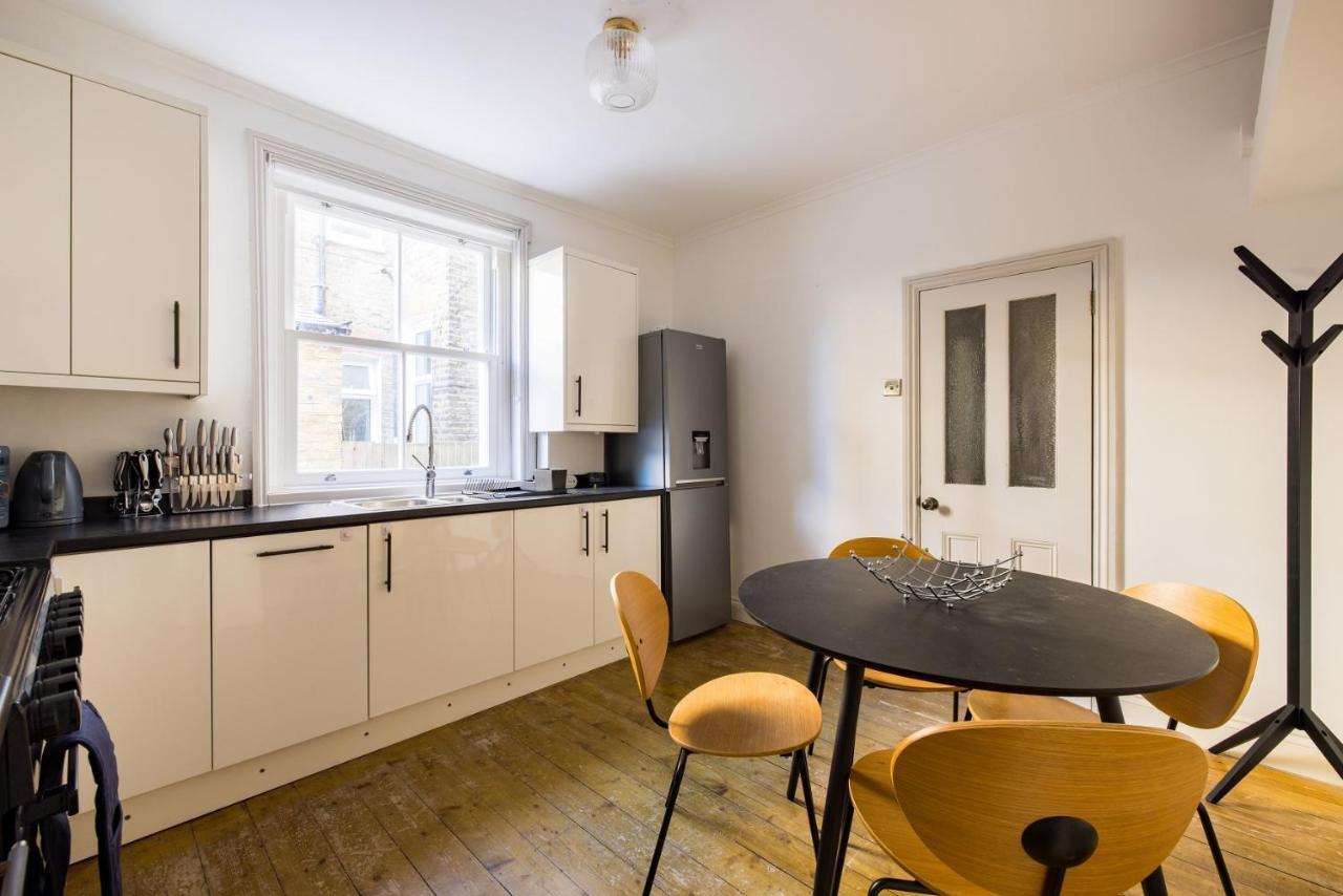 The Fulham Bolthole - Beckoning 2bdr Flat With Garden Londen