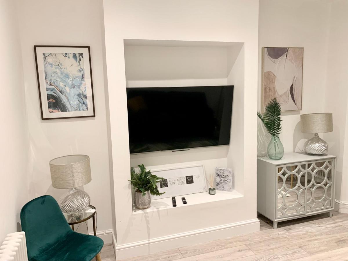 Apartment Modern 2 Bedroom With Private Garden Near Canary Wharf