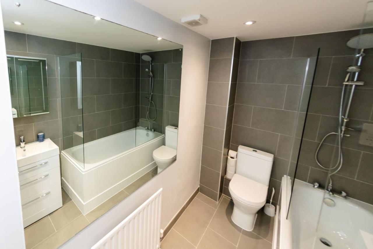 Two Bedroom Duplex In Angel High Street Londres