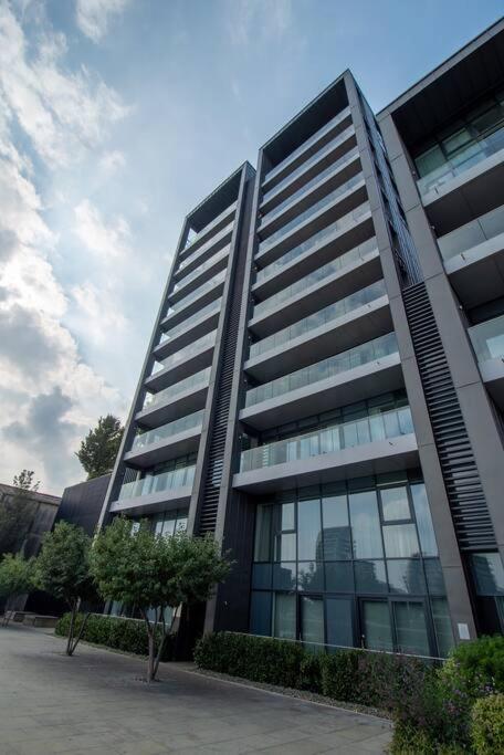 2 Bed 2 Bath - Amazing Views Of And River Thames Appartement Londen