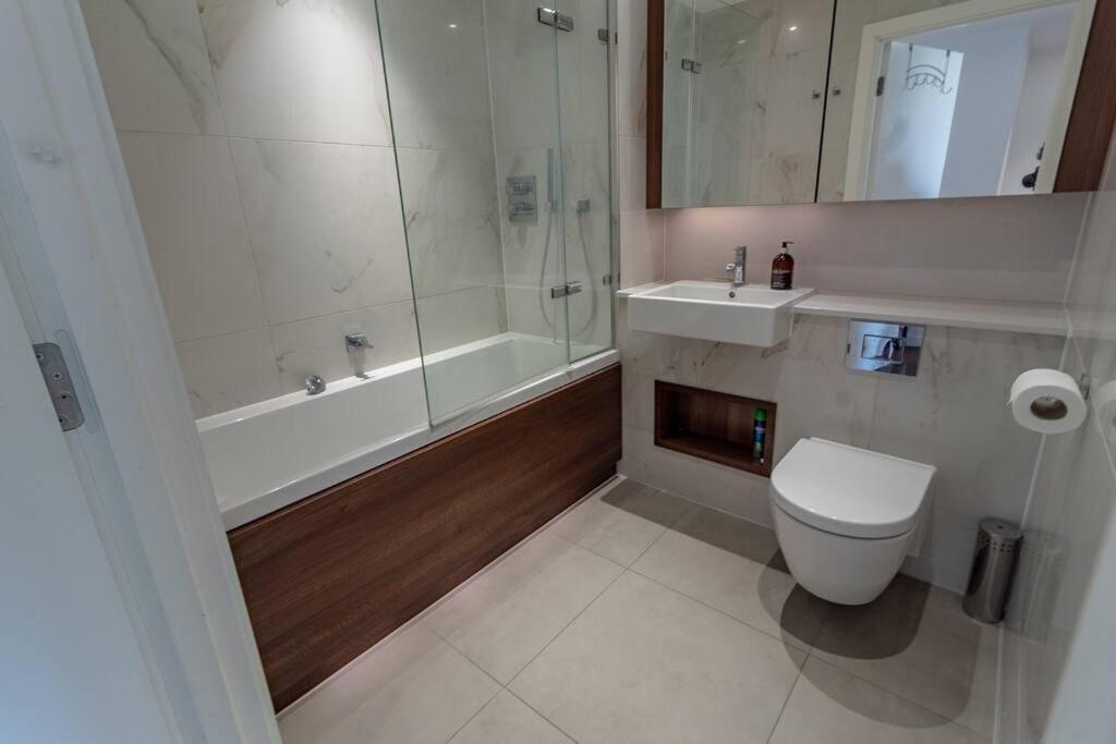 2 Bed 2 Bath - Amazing Views Of And River Thames Appartement
