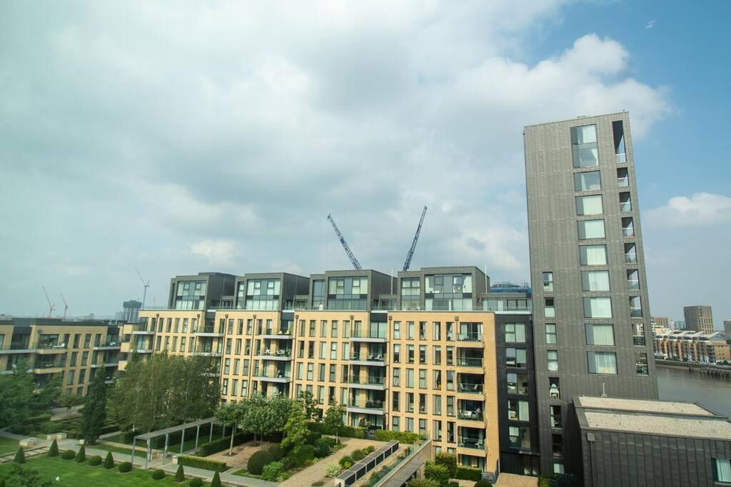 2 Bed 2 Bath - Amazing Views Of And River Thames Appartement Londen
