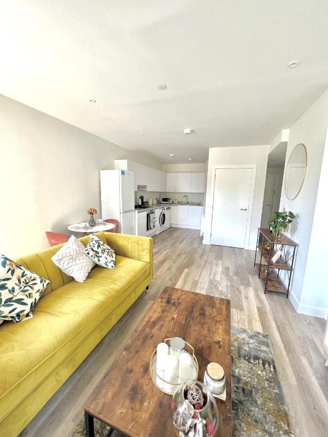 Modern In Shepherds Bush Near Westfield Apartment