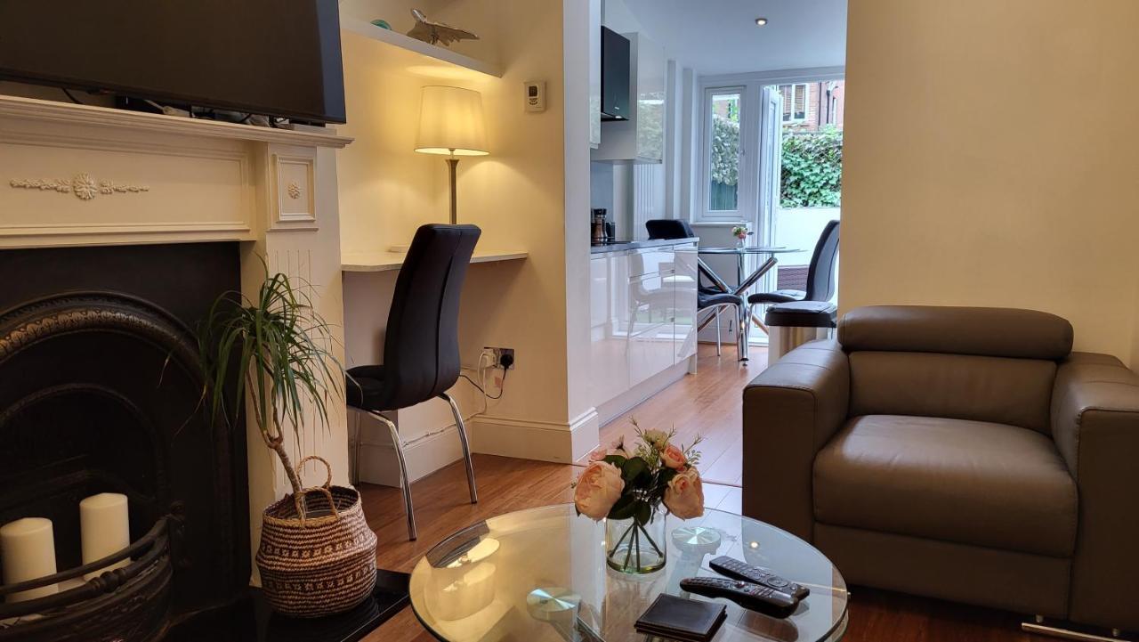 Appartement 2 Bed Luxury Service In The Heart Of Chiswick Town, W4 Zone 2 Londres