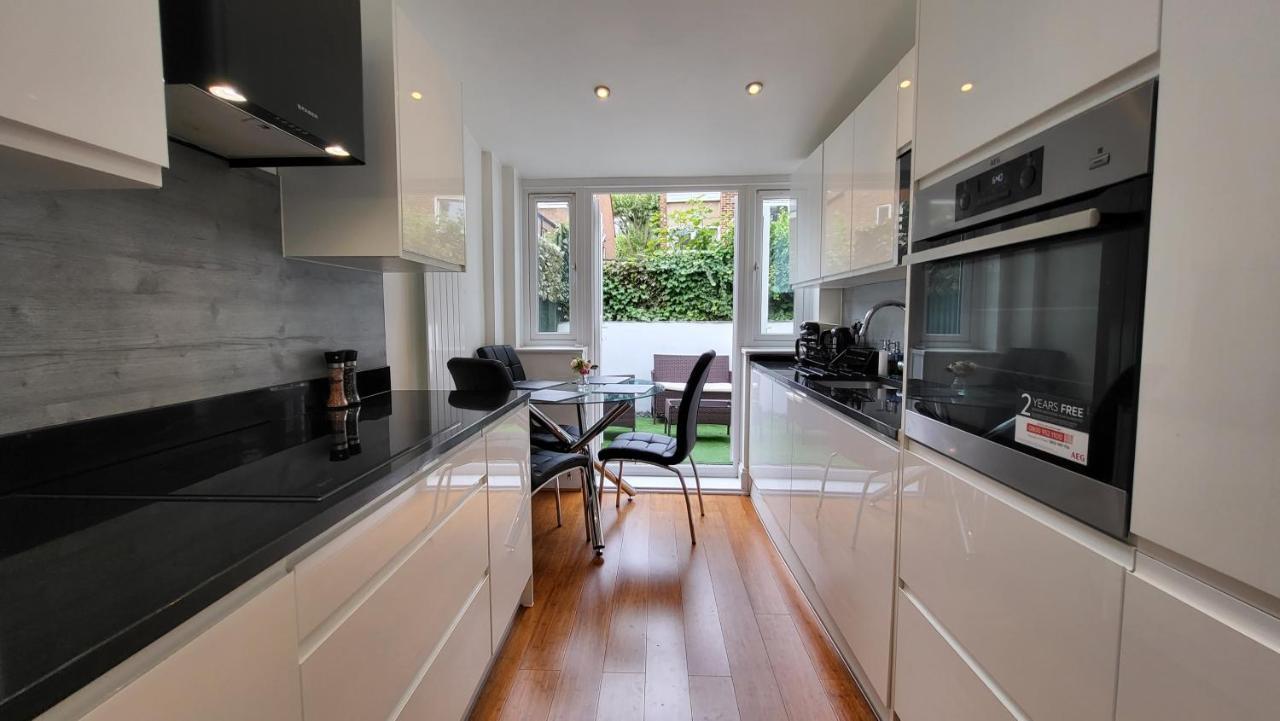 Appartement 2 Bed Luxury Service In The Heart Of Chiswick Town, W4 Zone 2 Londres
