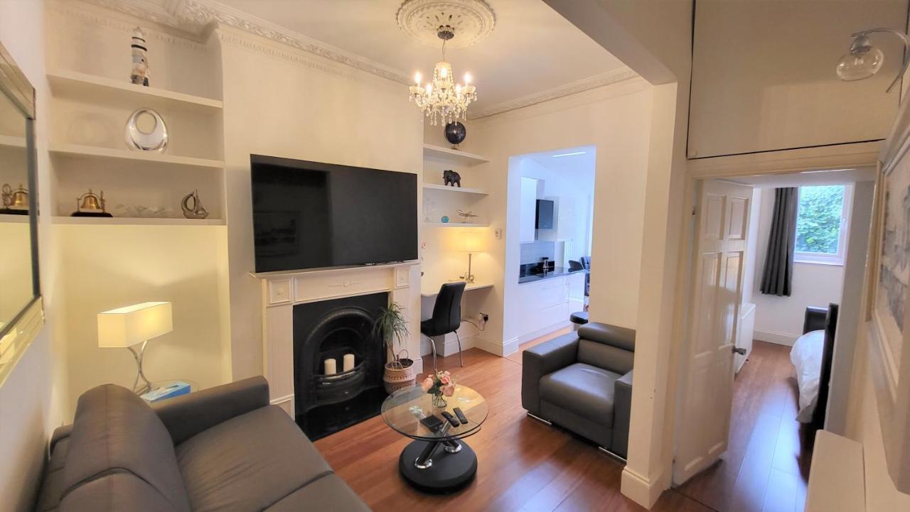 2 Bed Luxury Service In The Heart Of Chiswick Town, W4 Zone 2 Apartamento *