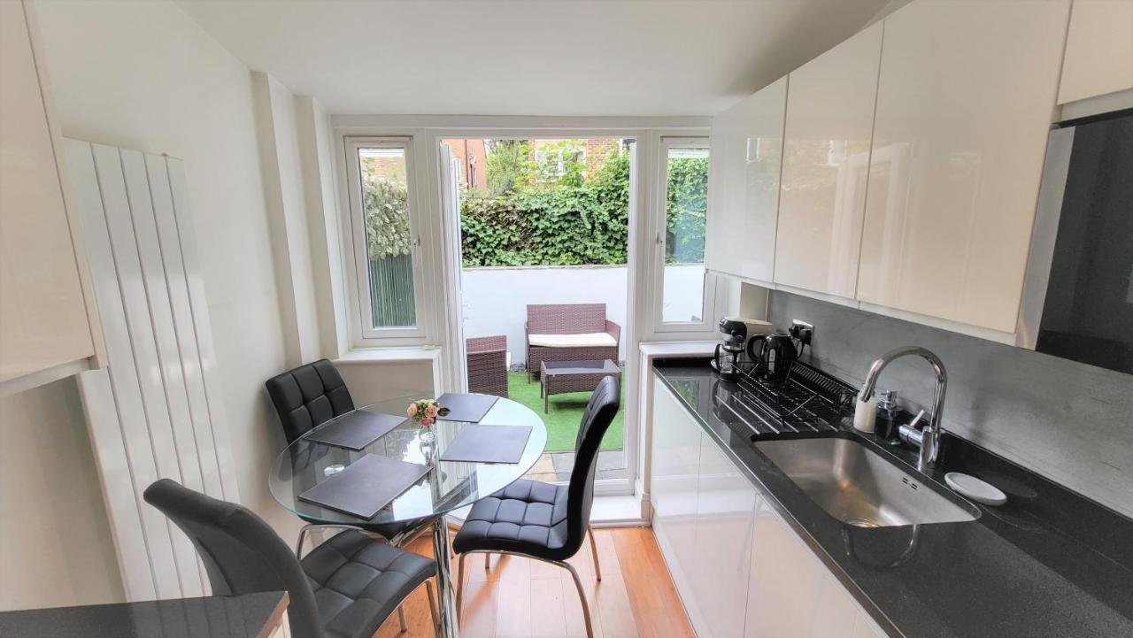 2 Bed Luxury Service In The Heart Of Chiswick Town, W4 Zone 2 *