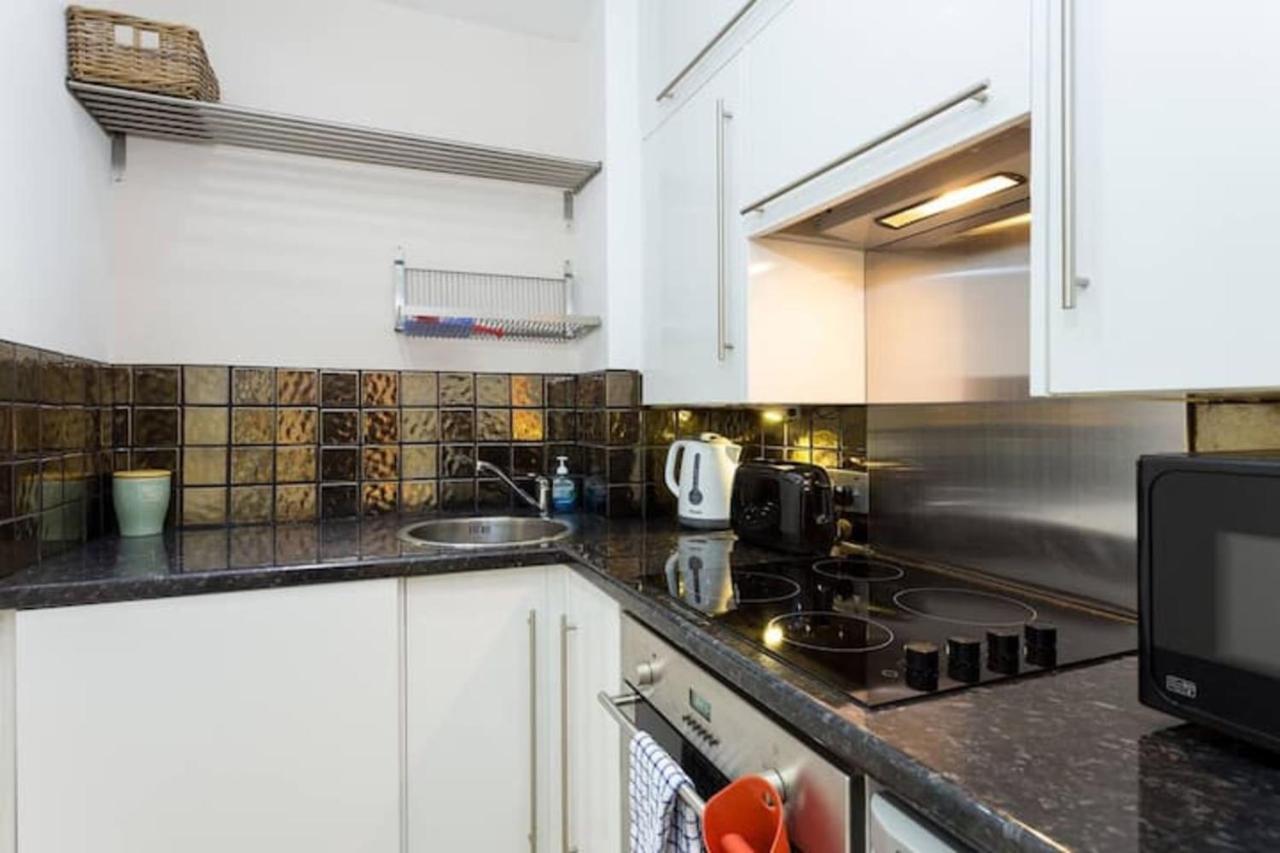 Stylish Studio Near Notting Hill Station! Apartment