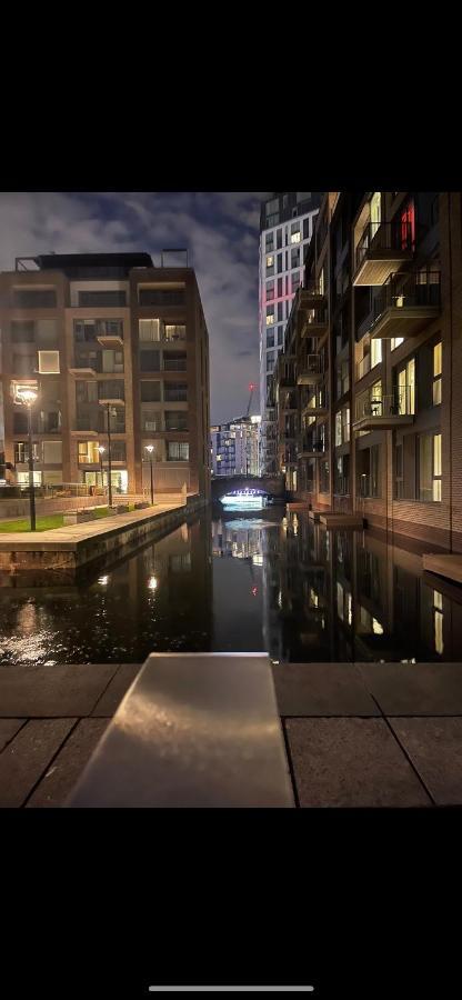 Chelsea Riverside Morden, Chic One Bed Appartement Londen