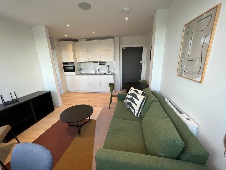 1 Double Bed Apartament With Gym, Cinema And Pool Table In Front Of The Wembley Stadium Apartamento Londres