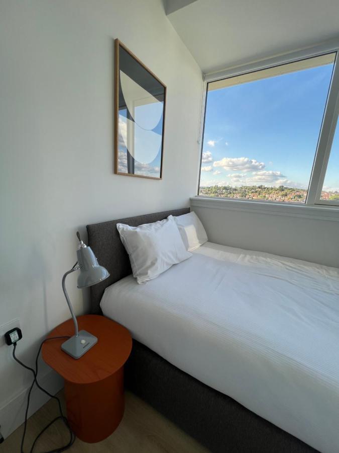1 Double Bed Apartament With Gym, Cinema And Pool Table In Front Of The Wembley Stadium *