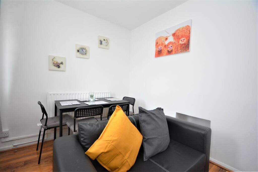 Lovely 2 Bedroom In Greater Apartment London