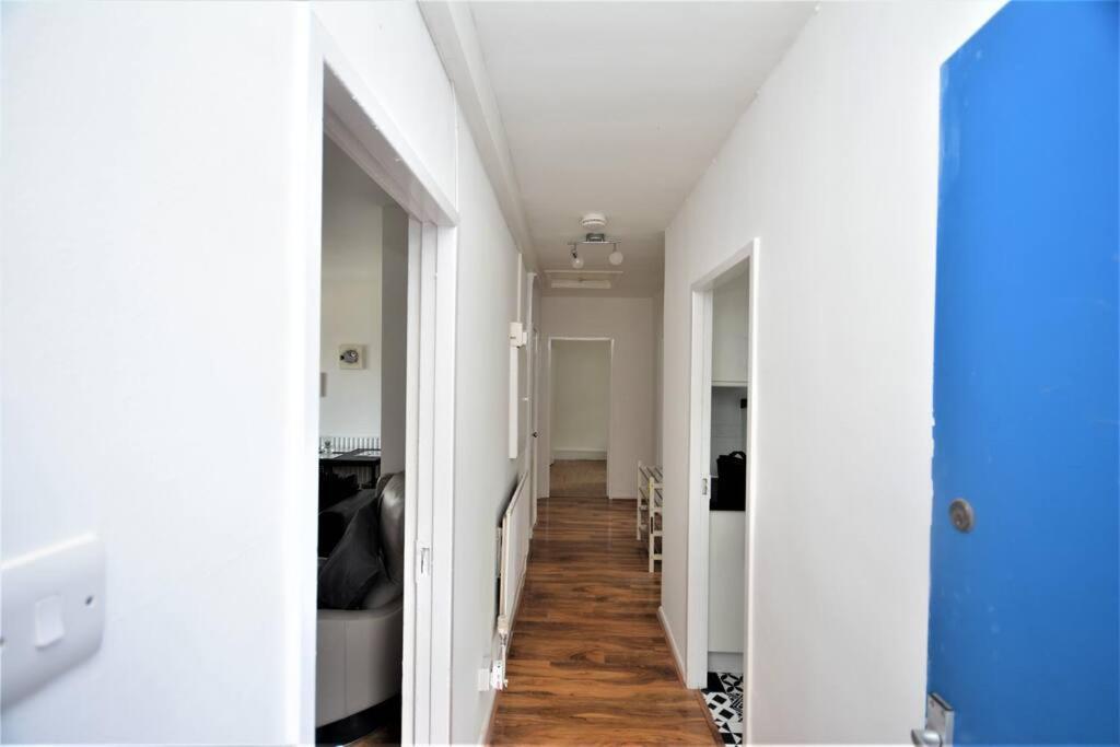 Lovely 2 Bedroom In Greater Apartment London