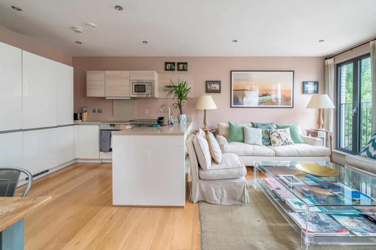 Superb Artist Flat With Free Parking By Portobello London