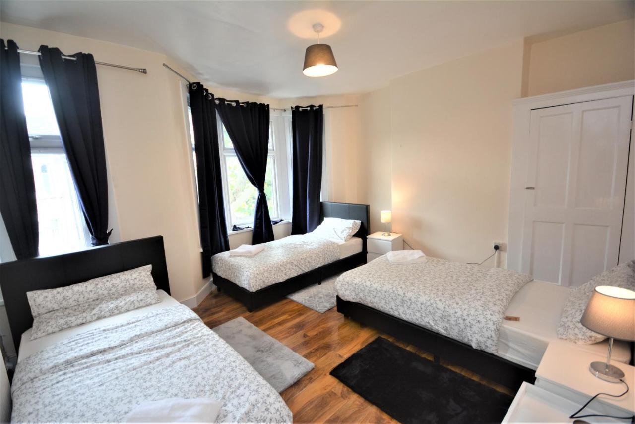 Cheerful 3 Bedroom In Greater Casa de férias Londres