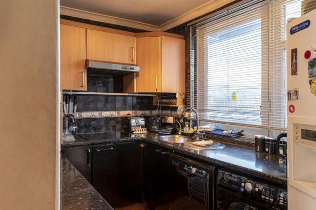 1 Bedroom Flat Close To With Free Parking Arrangement Apartamento