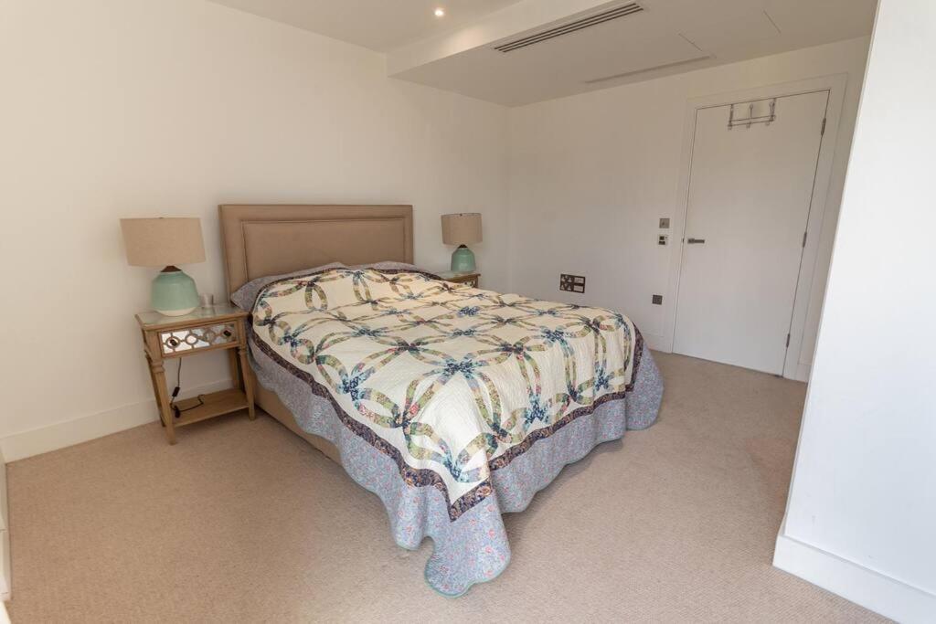 Appartement 2 Bed 2 Bath - Amazing Views Of And River Thames Londen