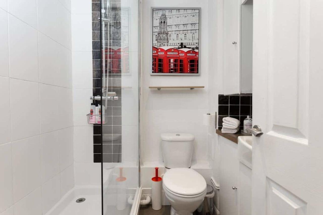 Stylish Studio Near Notting Hill Station! * London