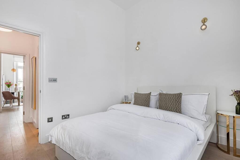 Lady On The Lane- 2 Bed Primrose Hill *