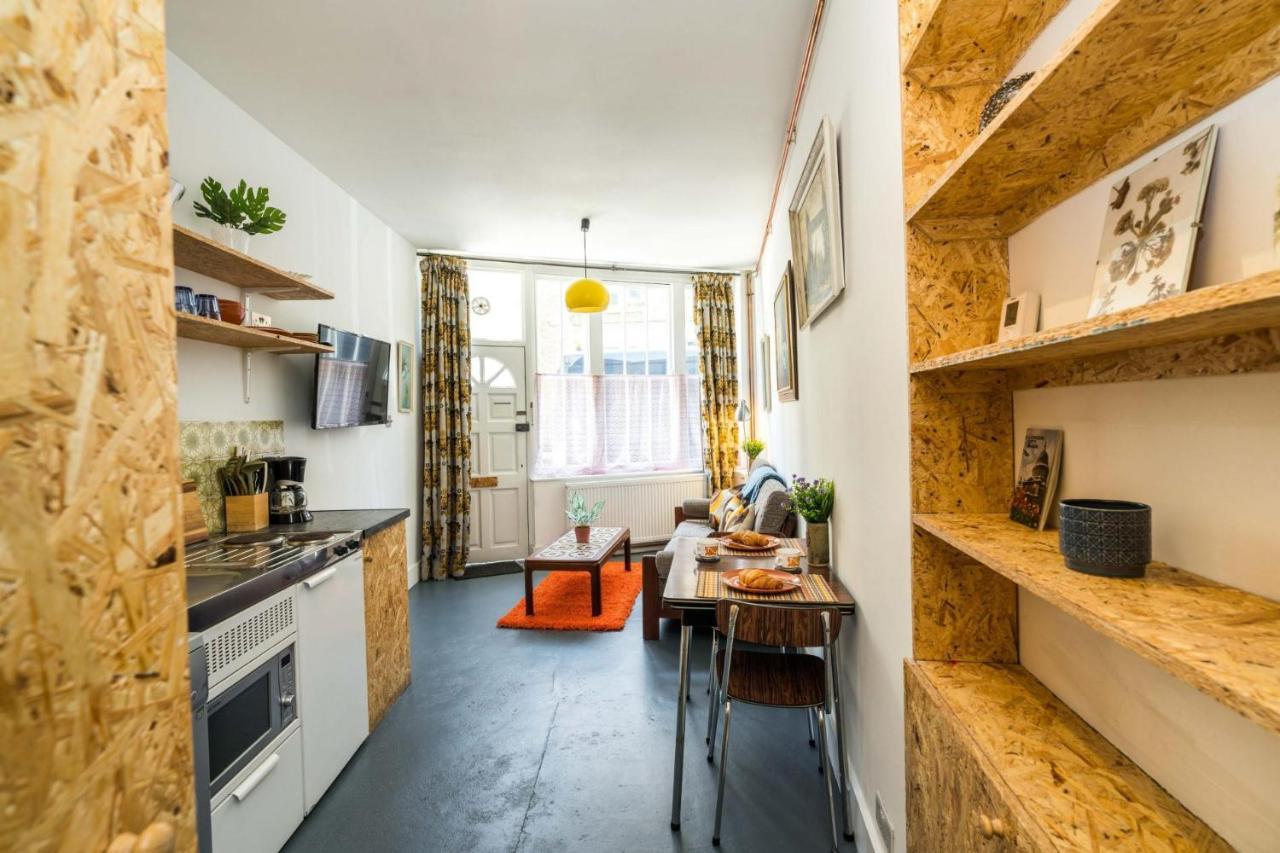 1 Bedroom House With An Edge In King Cross Vakantiehuis Londen