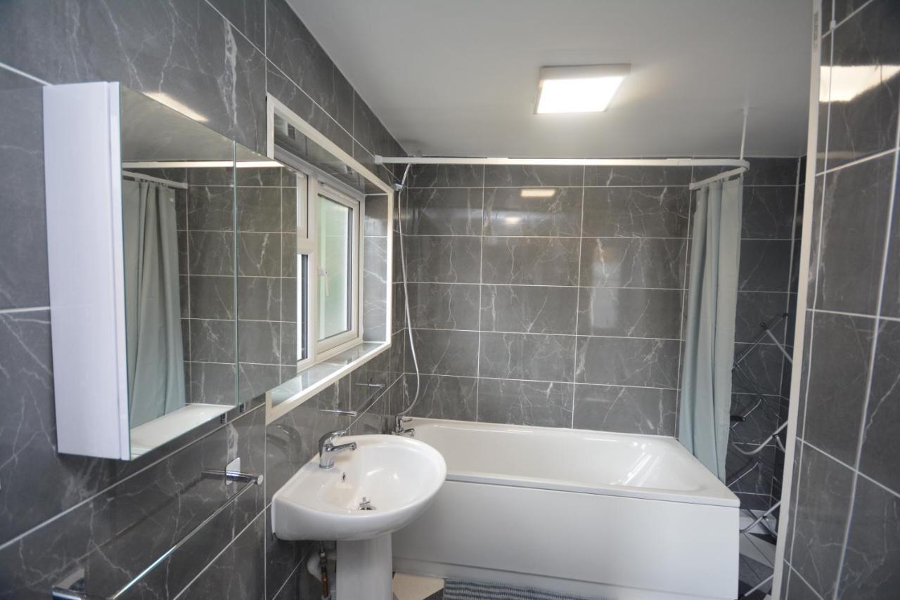 Casa de férias Cheerful 3 Bedroom In Greater Londres