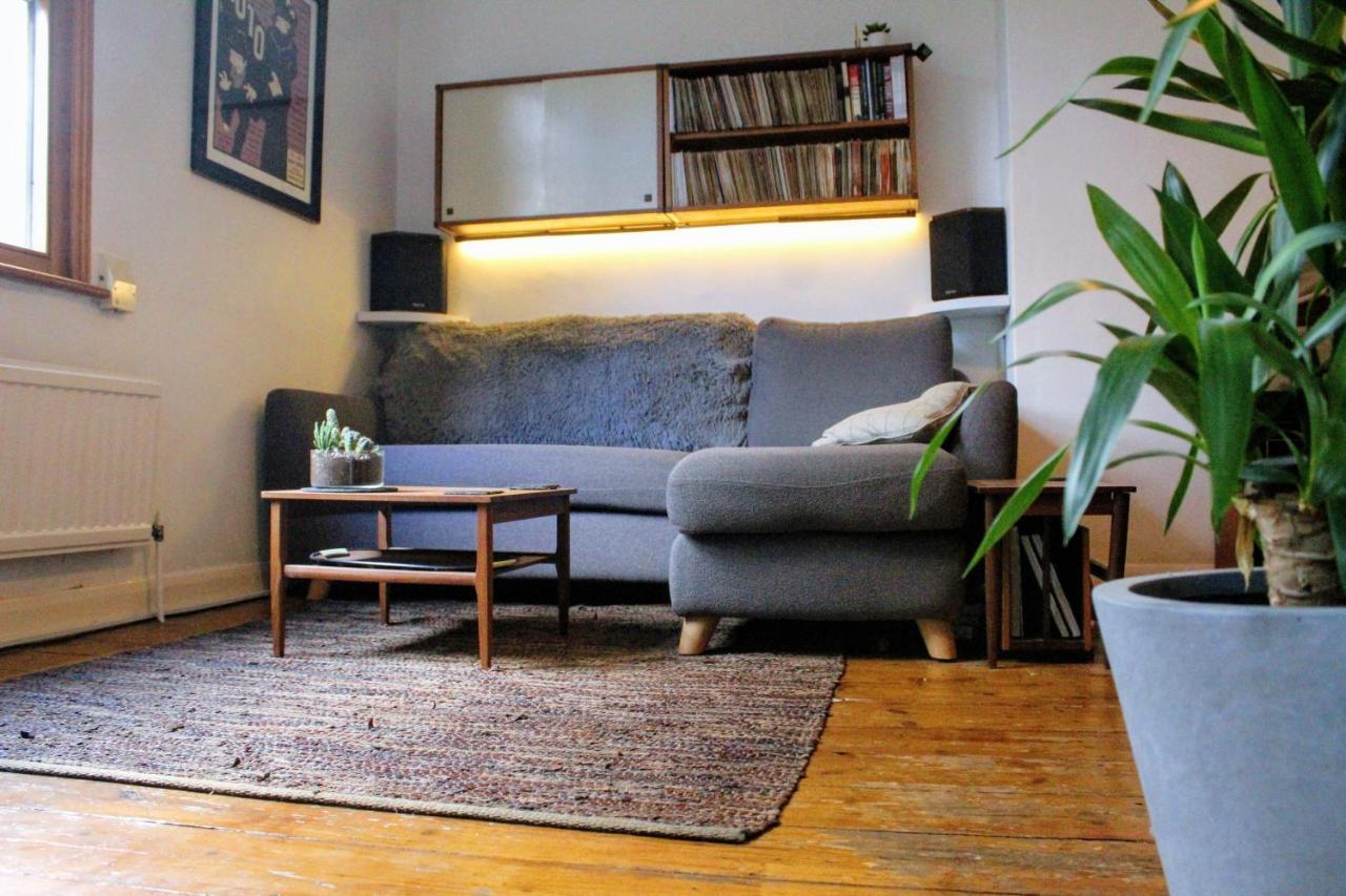 Traditional Victorian 2 Bed In Cobbled Street + Mod Cons - Full * Londres
