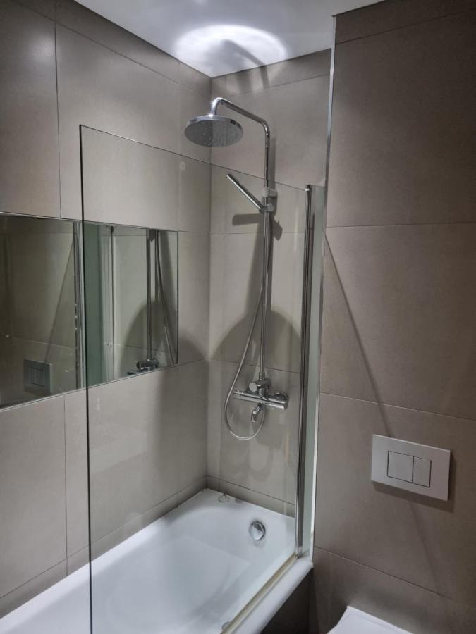 Apartment Executive E15 & Exclusive Terrace Views Of