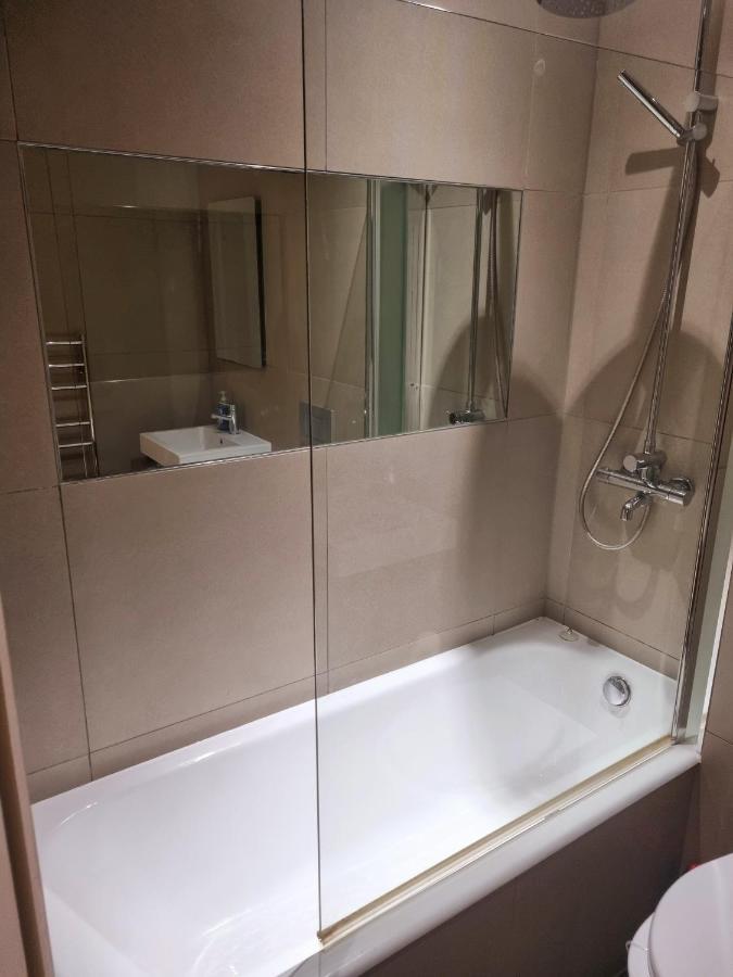 Executive E15 & Exclusive Terrace Views Of