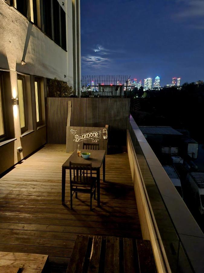 Executive E15 & Exclusive Terrace Views Of Apartment London