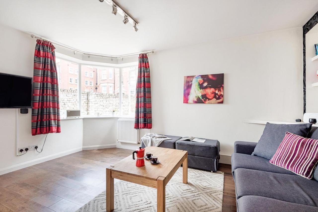 Bright And Stylish In Trendy Islington By Underthedoormat