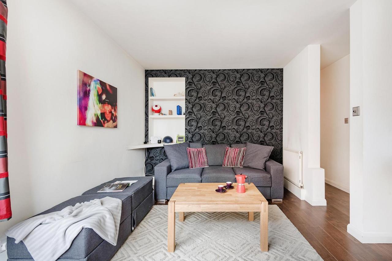 Bright And Stylish In Trendy Islington By Underthedoormat Londres