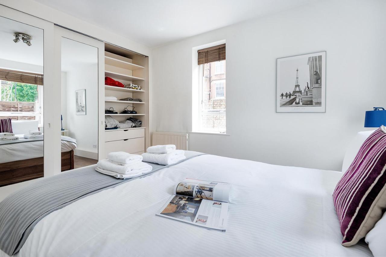 Bright And Stylish In Trendy Islington By Underthedoormat