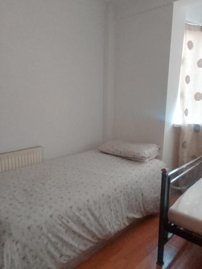 Auberge de jeunesse Private In 3 Bedroom Flat!!