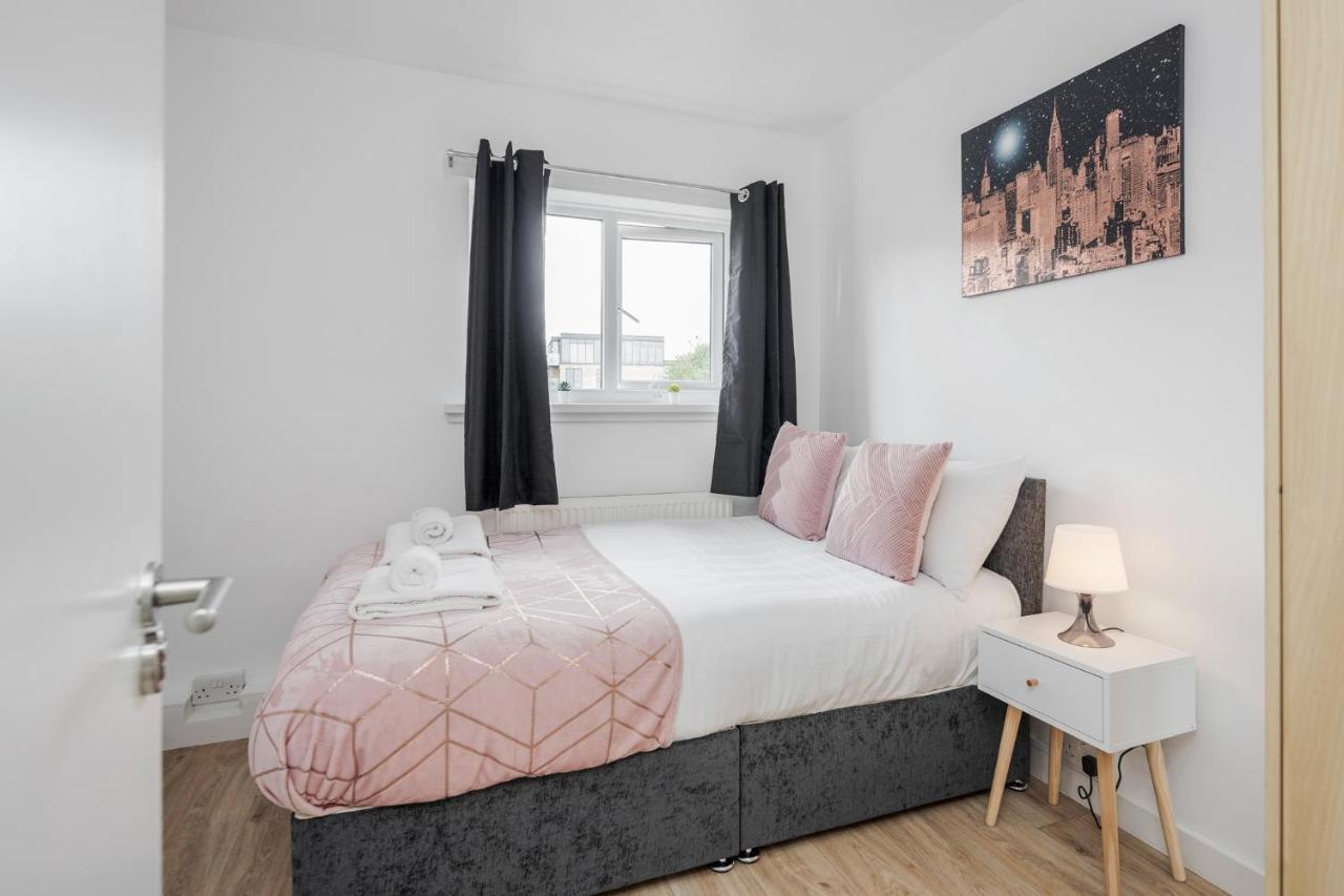 Vakantiehuis Carlile House - 5 Bedroom, Sleeps 8, Free Parking, 2 Bathrooms By Damask Homes Londen